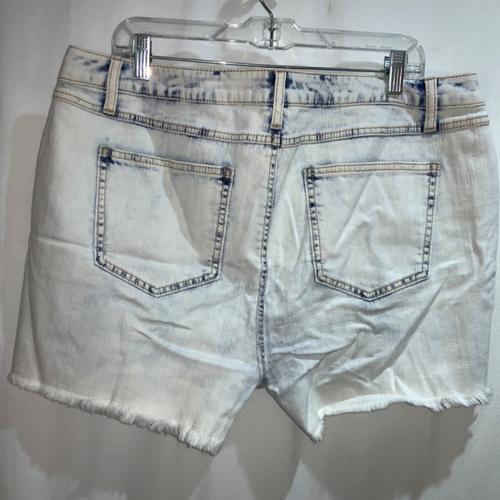 Cato contemporary sz 18W shorts acid wash bleached cutoff denim - Picture 2 of 5